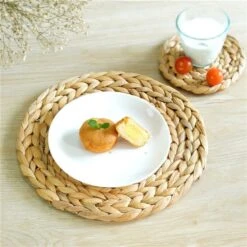 Vintiquewise 11.5-in Round Natural Handmade Water Hyacinth Placemats - 4-Pack -Safavieh Shop 332000461 AlternateImage2 l